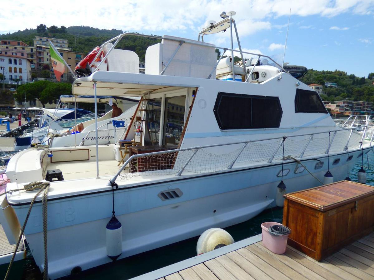 Yachtannablu Hotel Porto Venere Buitenkant foto